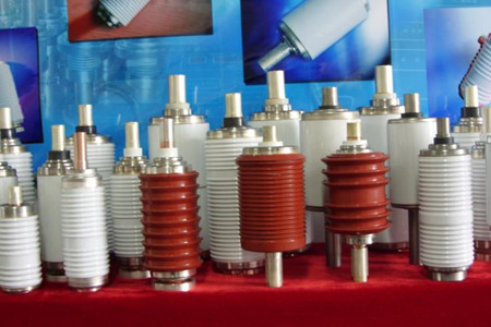 如何判斷真空斷路器中的真空滅弧室需要更換？