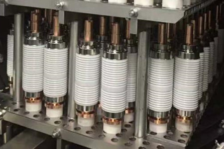 真空開(kāi)關(guān)管產(chǎn)生操作過(guò)電壓的原因是什么？