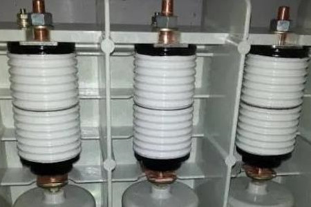 真空開(kāi)關(guān)管產(chǎn)生操作過(guò)電壓的原因是什么？