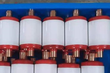 真空滅弧室的結(jié)構(gòu)、工作原理、特點(diǎn)以及應(yīng)用